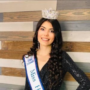 Meet your Posher, Candace